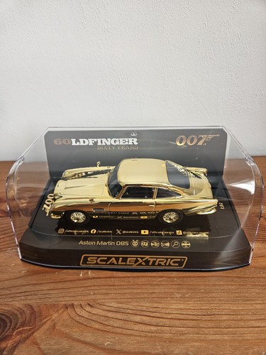 James bond 007 aston martin - bond,
