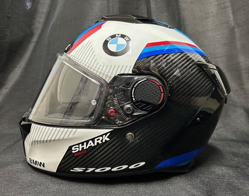 Off shark with bmw s1000rr - off,