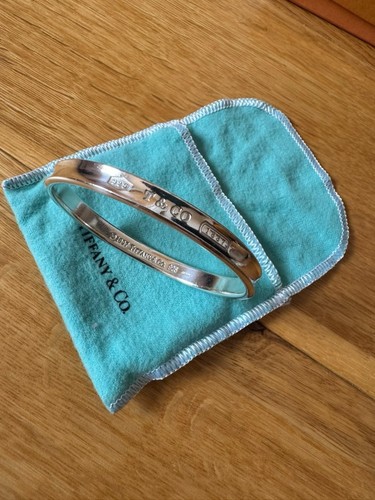 Tiffany 1837 narrow - &,