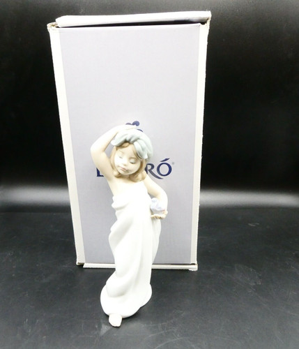 Lladro figurine 6799 just like - figurine,