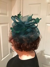 DARK FOREST GREEN FASCINATOR