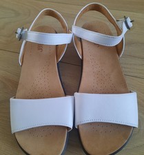 HOTTER 'TROPIC'  LADIES FLAT SANDALS UK SIZE 6.5- BRAND NEW.