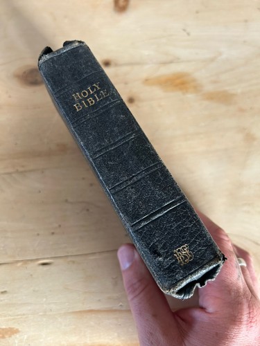 Holy bible old and - holy, new