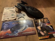 Revell Star Trek USS Voyager NCC-74656 1:677 Scale Model Kit Space