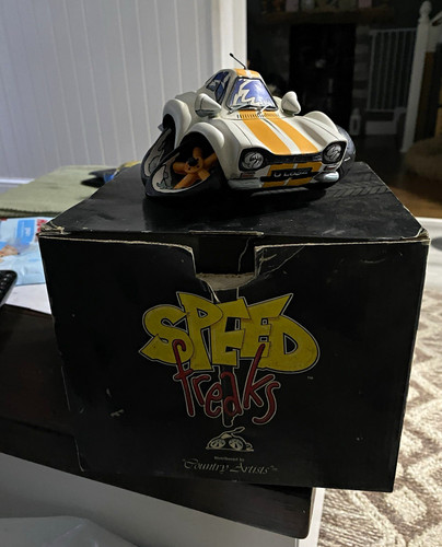 Speed freaks wink - white, car