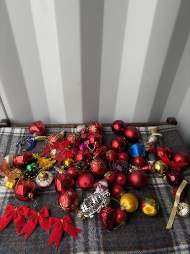 Vintage plastic baubles and - vintage,
