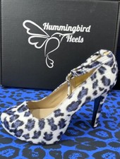 Heel shoes ideal for Men and women extra wide fitting, for increased comfort.