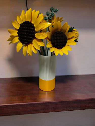 Vase for lego sunflowers - vase,