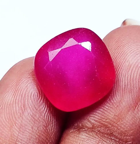 Natural red beryl - red, loose