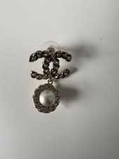 Chanel Dangly Pearl Earring