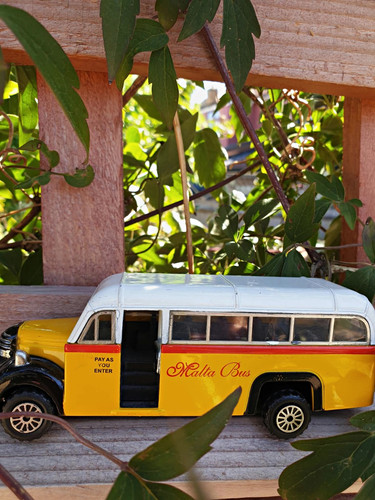 Malta yellow white diecast - malta,