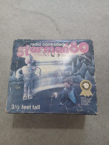 Vintage robot 1979 radio - robot,
