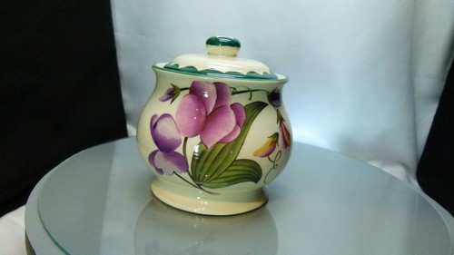 Cloverleaf hand crafted - hand,