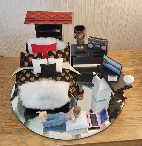 Dolls house furniture - dolls,