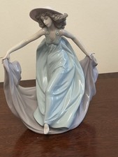 Lladro May Dance 5662 Porcelain Figurine . No Box . Slight Damage See Photos