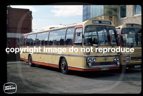Copy coach slide yelloway - -,