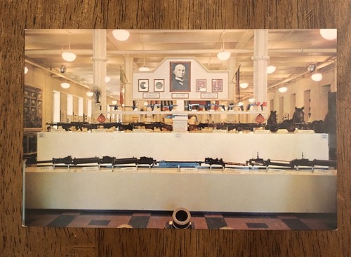 Browning gun display - gun,