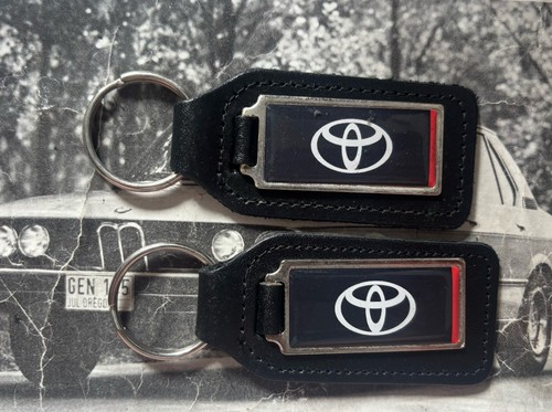 Two toyota keyrings yaris - keyrings,