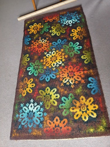 1970s colourful rug flowers - 1970s,