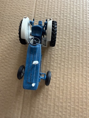 Britains ford 5000 tractor - britains,