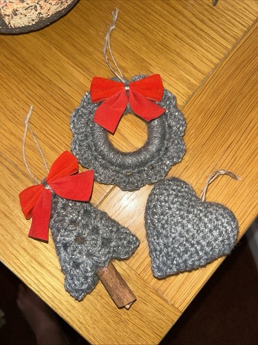Hand crocheted christmas - 3x,