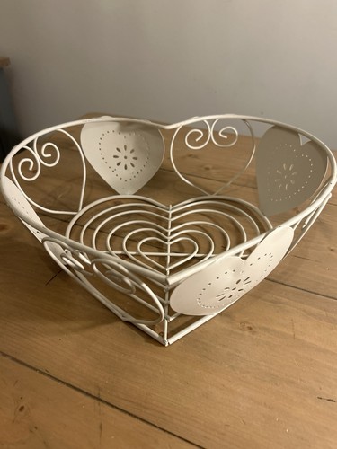 Cottagecore cream metal heart - cream,