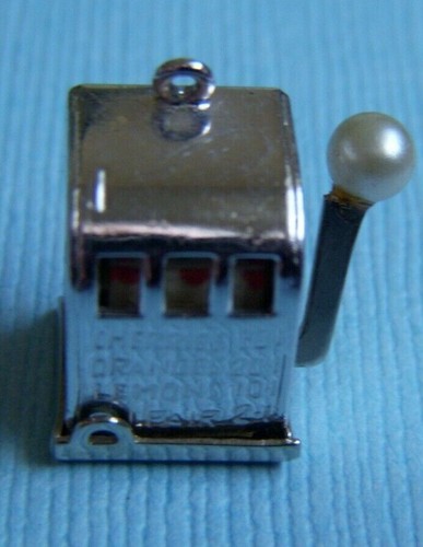 Vintage movable slot machine