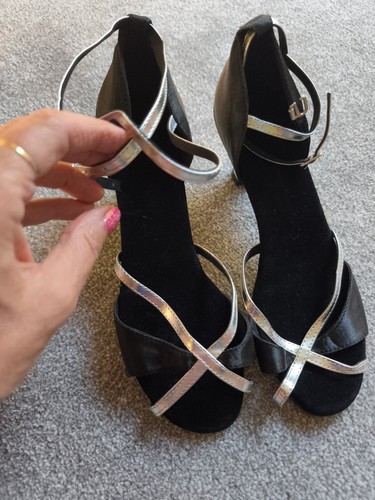 New and unworn black - unworn,