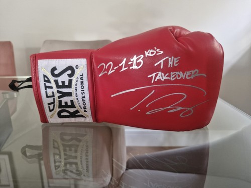 Red cleto reyes glove - reyes, signed