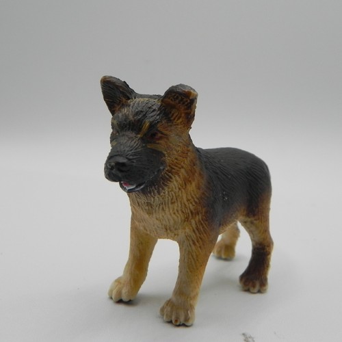 Safari german shepherd - german,