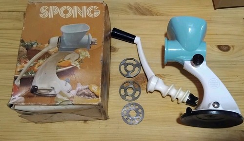 Vintage spong mincer - mincer, no.