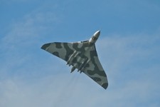 AVRO VULCAN XH558 CANVAS