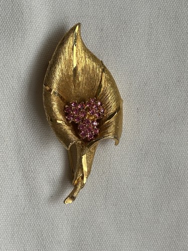 Pretty gold tone vintage cala - pretty,