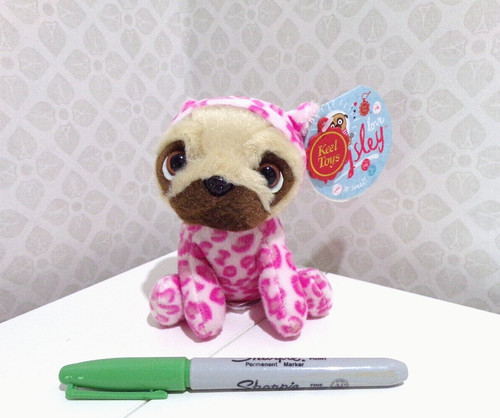 Bnwt pink love pugsley soft - love,