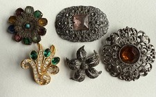 JOB LOT VINTAGE BROOCHES