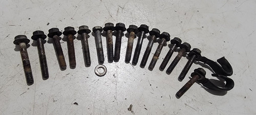 Cylinder head cover - head, mount