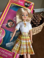 Boxed Pedigree Sindy lovely lively doll