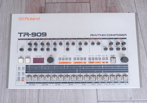 Roland 909 rhythm composer - tr-909,