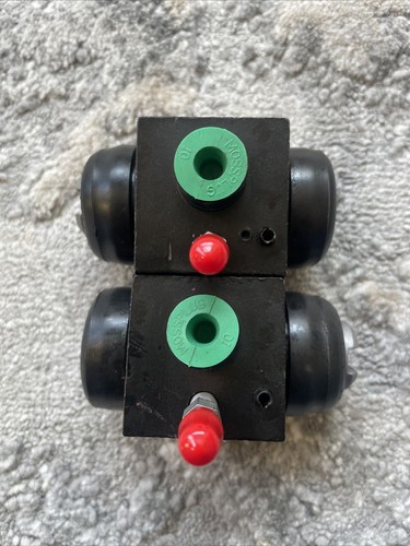 Rear wheel cylinder - rear,