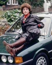 Linda Thorson Unsigned 6" x 4"