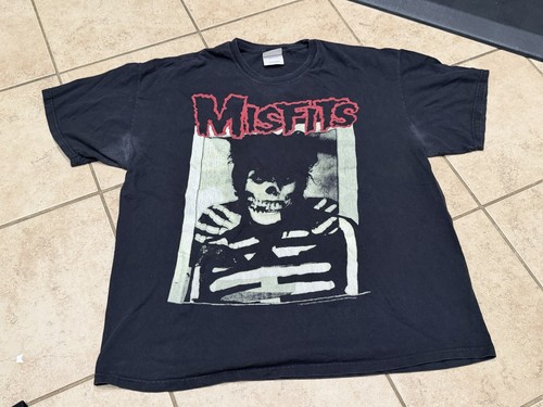 Misfits skull shirt - skull, black
