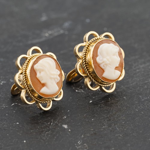Second hand 9ct - hand, yellow