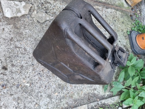 Jerry can ww2 british rusty - british,