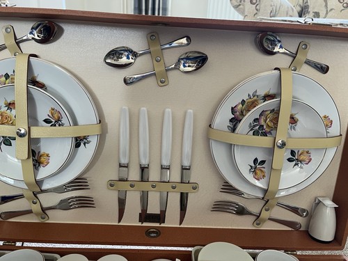 Bretons 1950 picnic set - bretons,