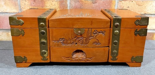 Asian style wooden jewellery - style,