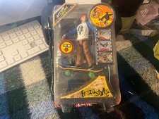 Xstuntz finger board & ramp with rider figure (rare) damaged box