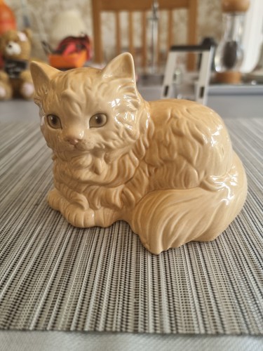 Goebel germany porcelain lying - goebel,
