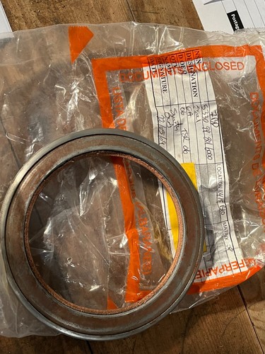 Fits bedford axle hub - fits,