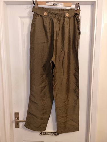 Ladies olive coloured crinkle