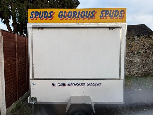 Food trailer with built - food,